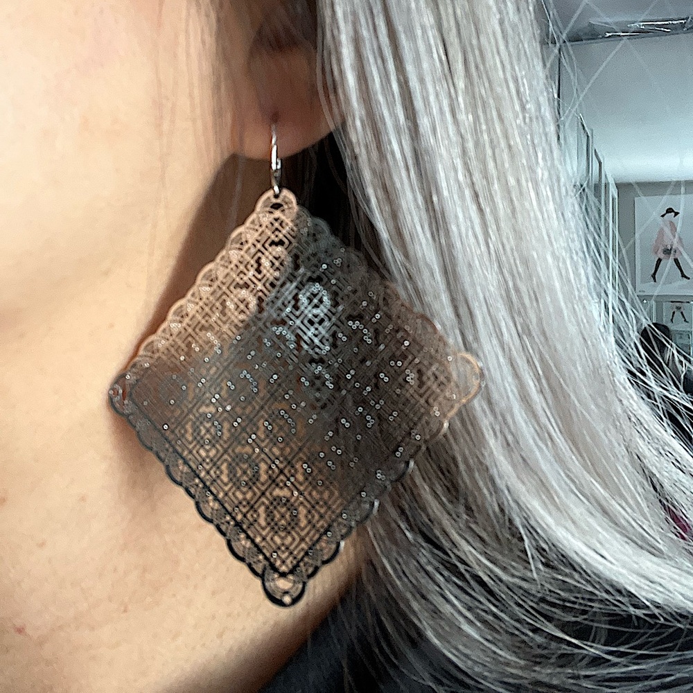 Square earrings